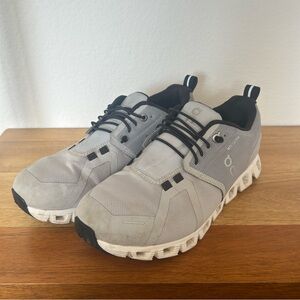 On Running Women's Sneakers in Gray and Black